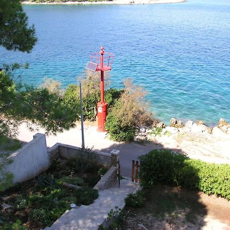 Apartments By The Sea Stomorska, Solta - 5190 Екстериор снимка