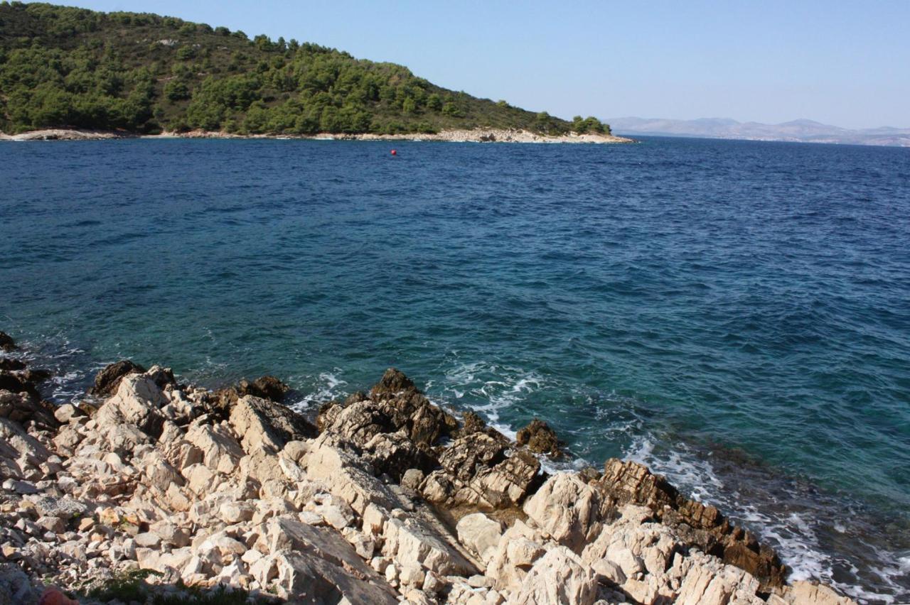 Apartments By The Sea Stomorska, Solta - 5190 Екстериор снимка