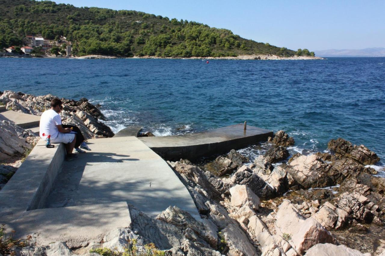 Apartments By The Sea Stomorska, Solta - 5190 Екстериор снимка