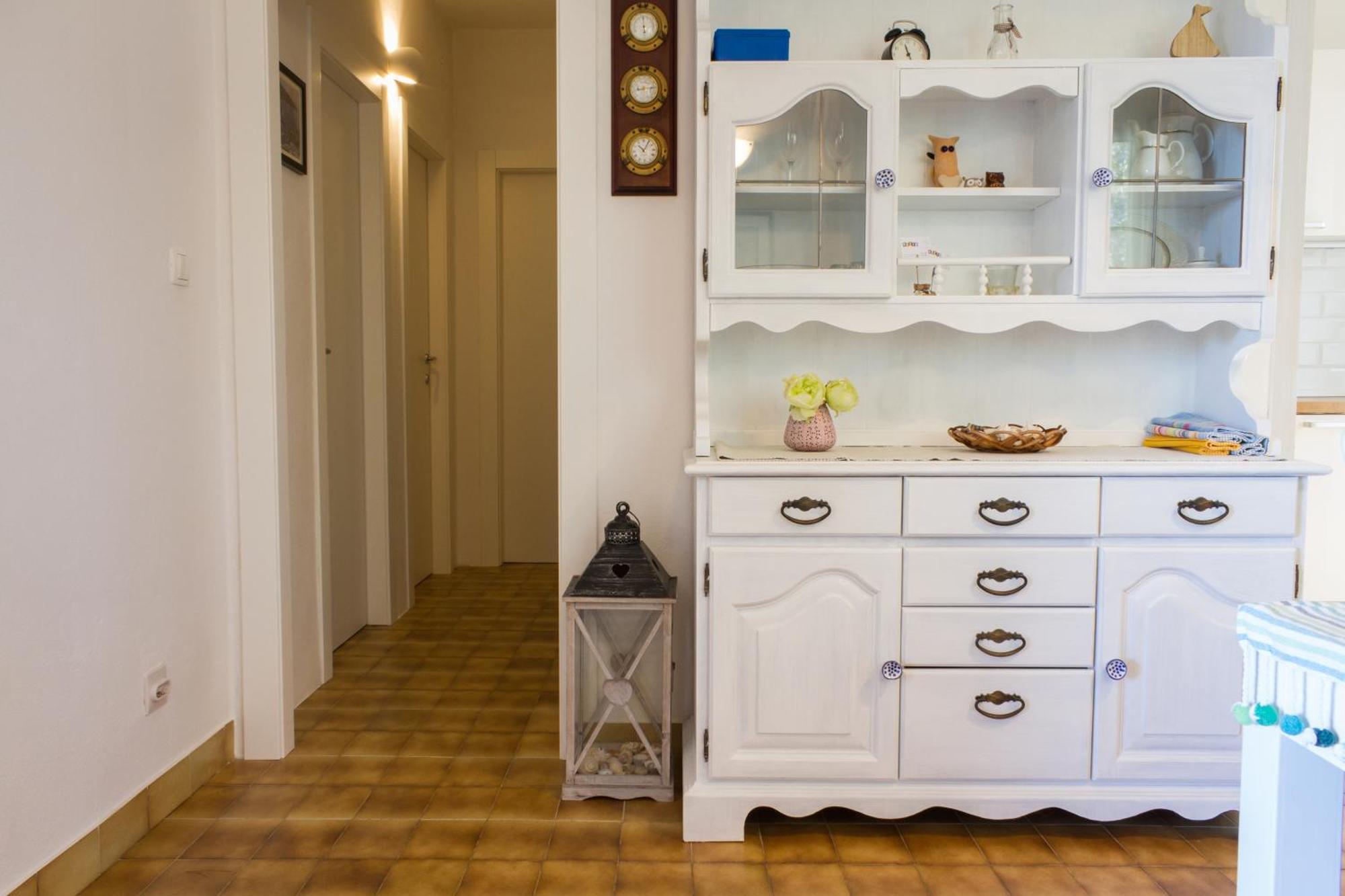 Apartments By The Sea Stomorska, Solta - 5190 Екстериор снимка