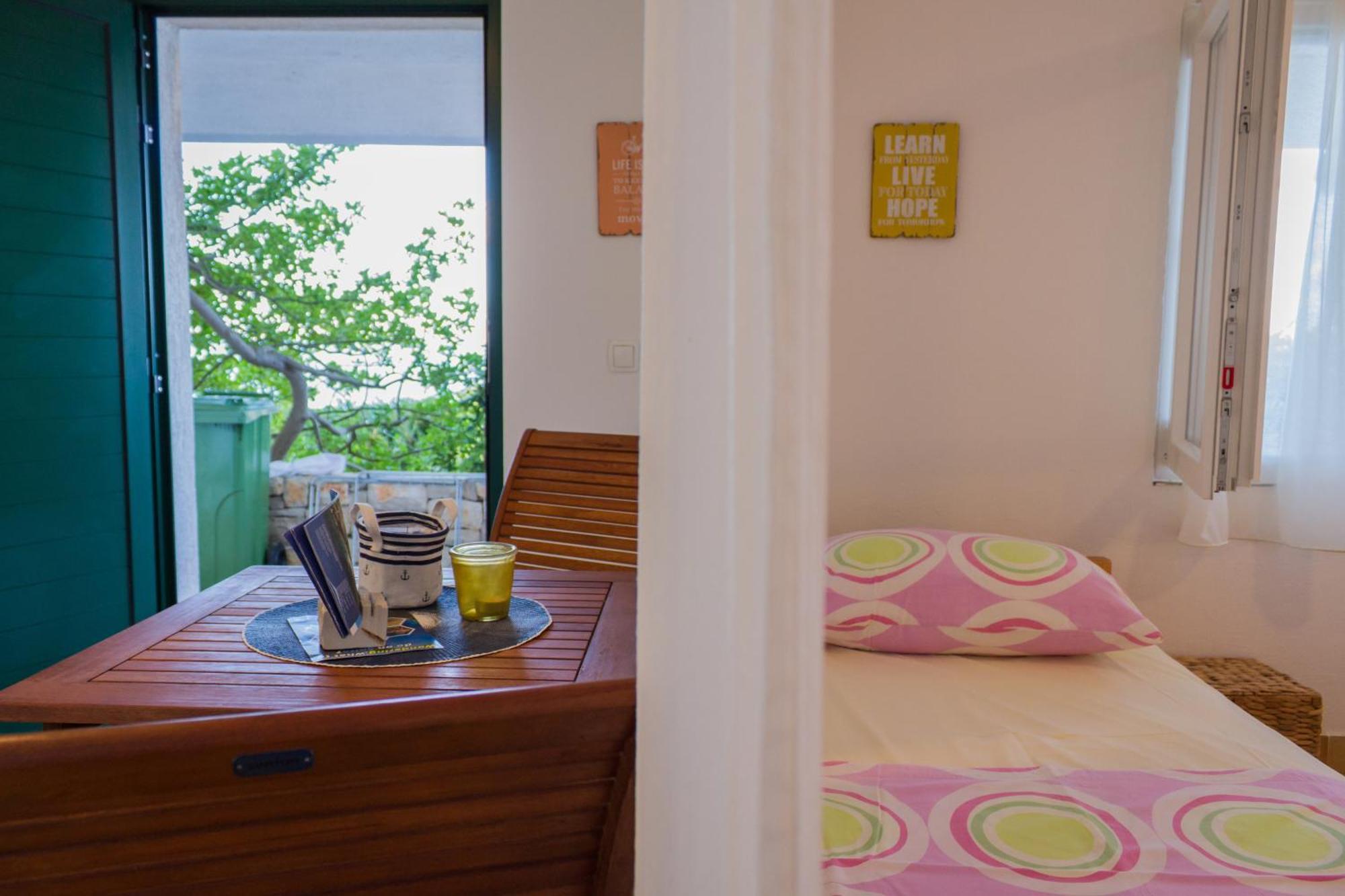 Apartments By The Sea Stomorska, Solta - 5190 Стая снимка